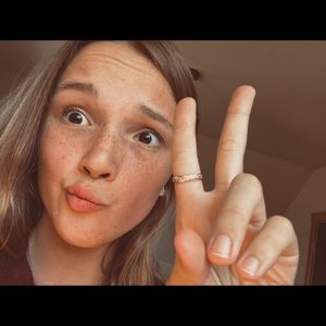 Meet your Posher, Katelyn